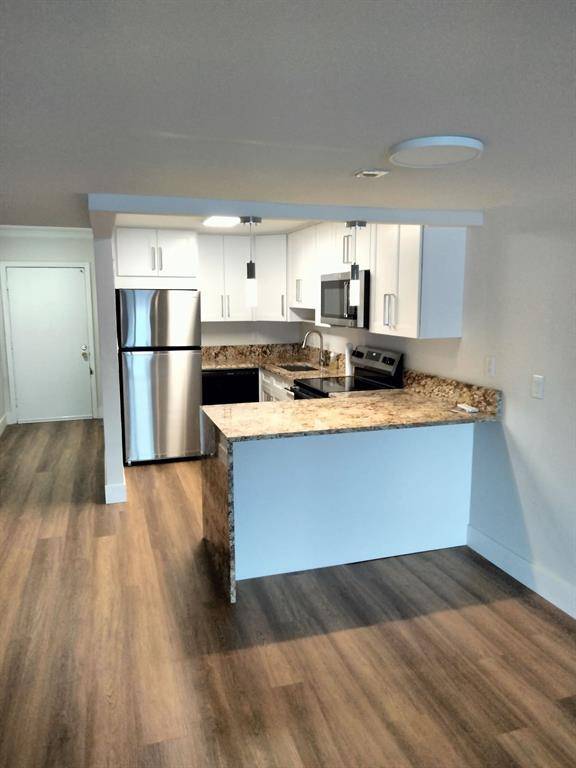 Deerfield Beach, FL 33064,1100 Crystal Lake Dr #115