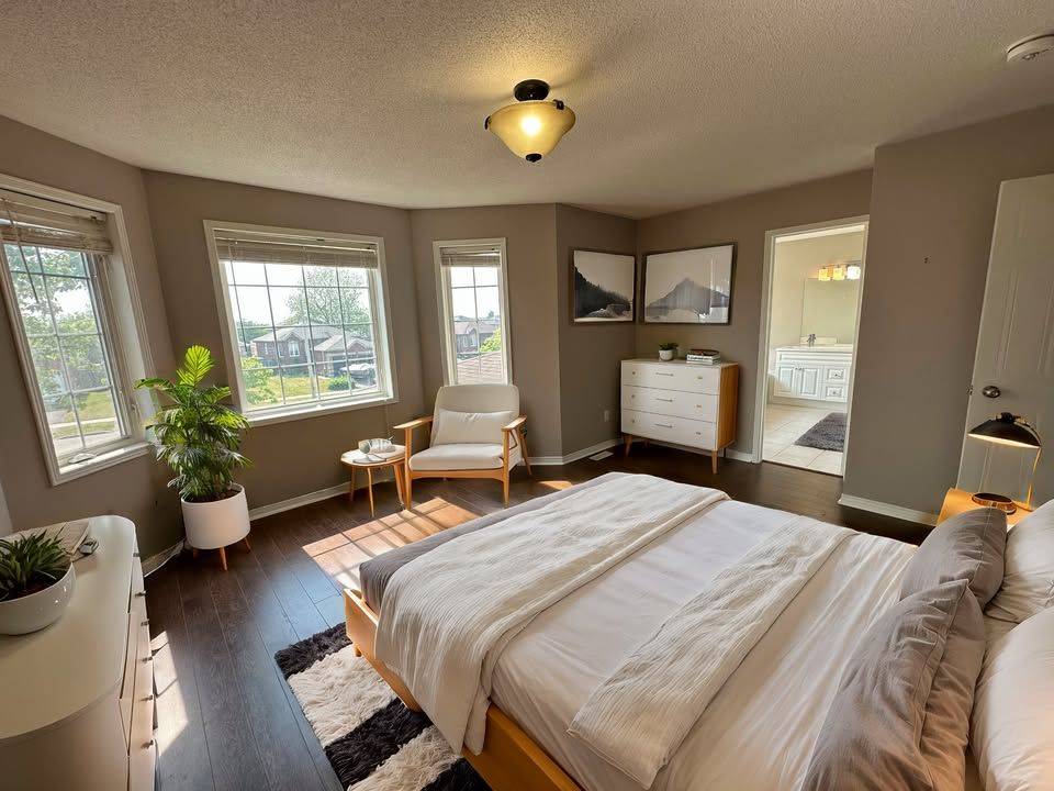 Barrie, ON L4N 9M3,31 Red Oak DR #Upper