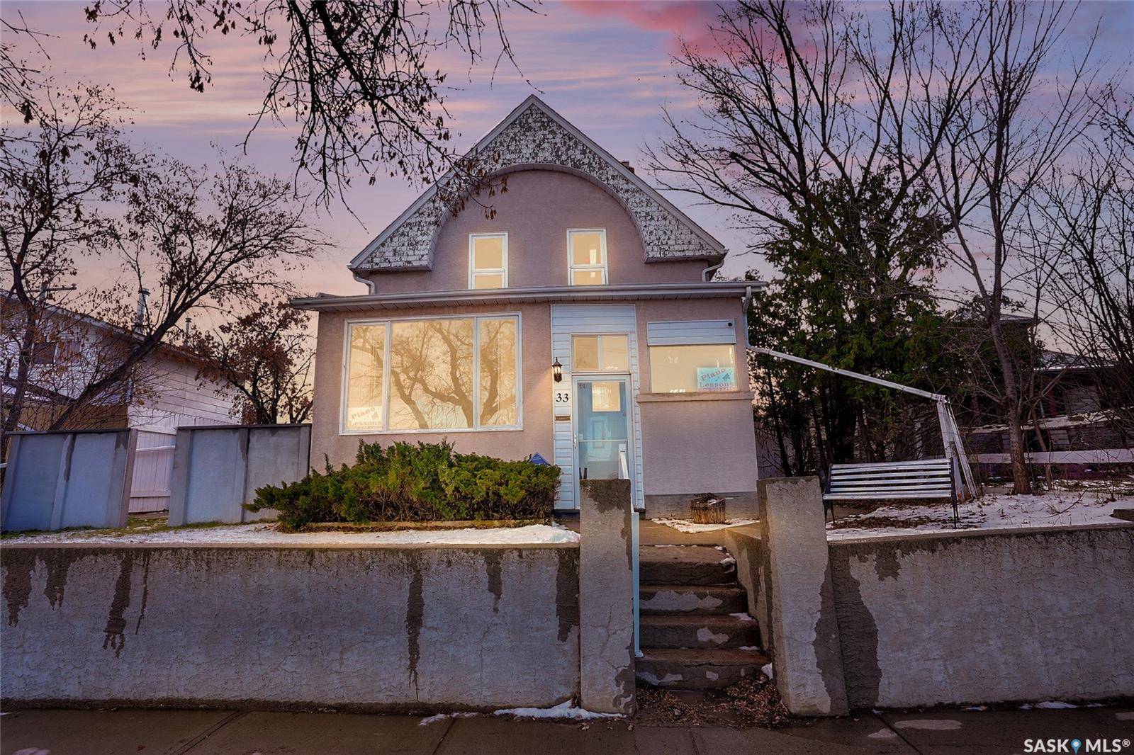 Moose Jaw, SK S6H 4X2,33 Home STREET W