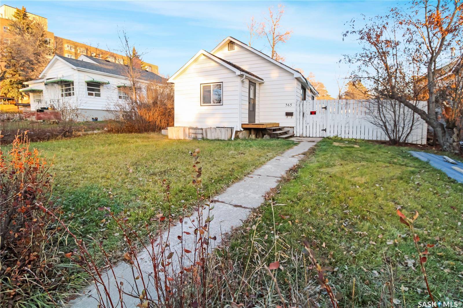 Swift Current, SK S9H 2G8,365 3rd AVENUE NE