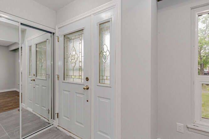 Brampton, ON L6S 1T8,90 Greenmount RD E