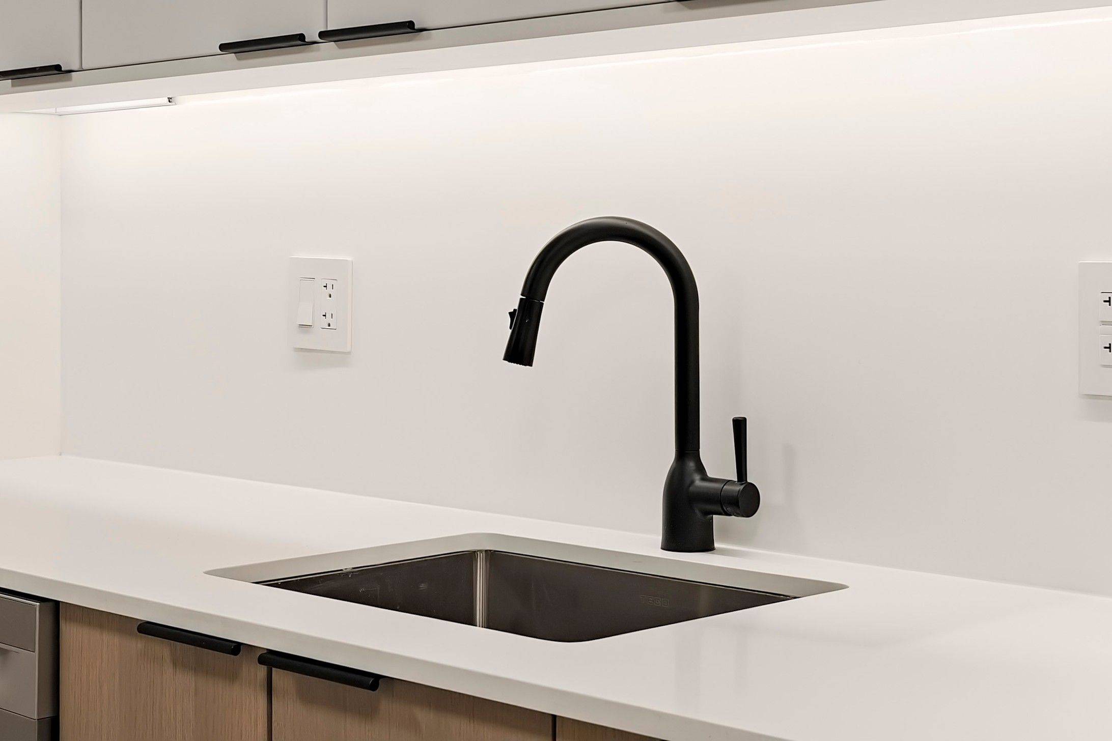 Toronto W01, ON M6R 1G5,168 Pearson AVE #Lower Unit