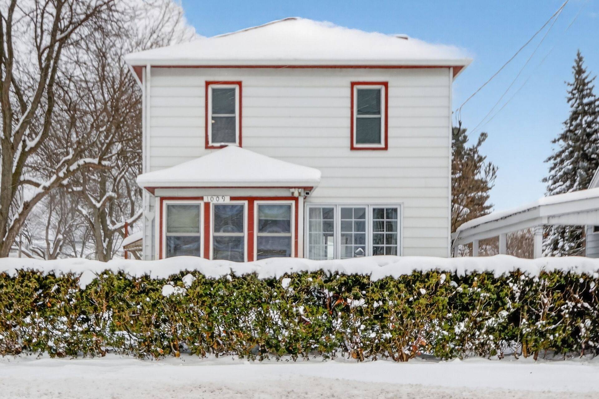 Cornwall, ON K6H 2E9,1009 Third ST E