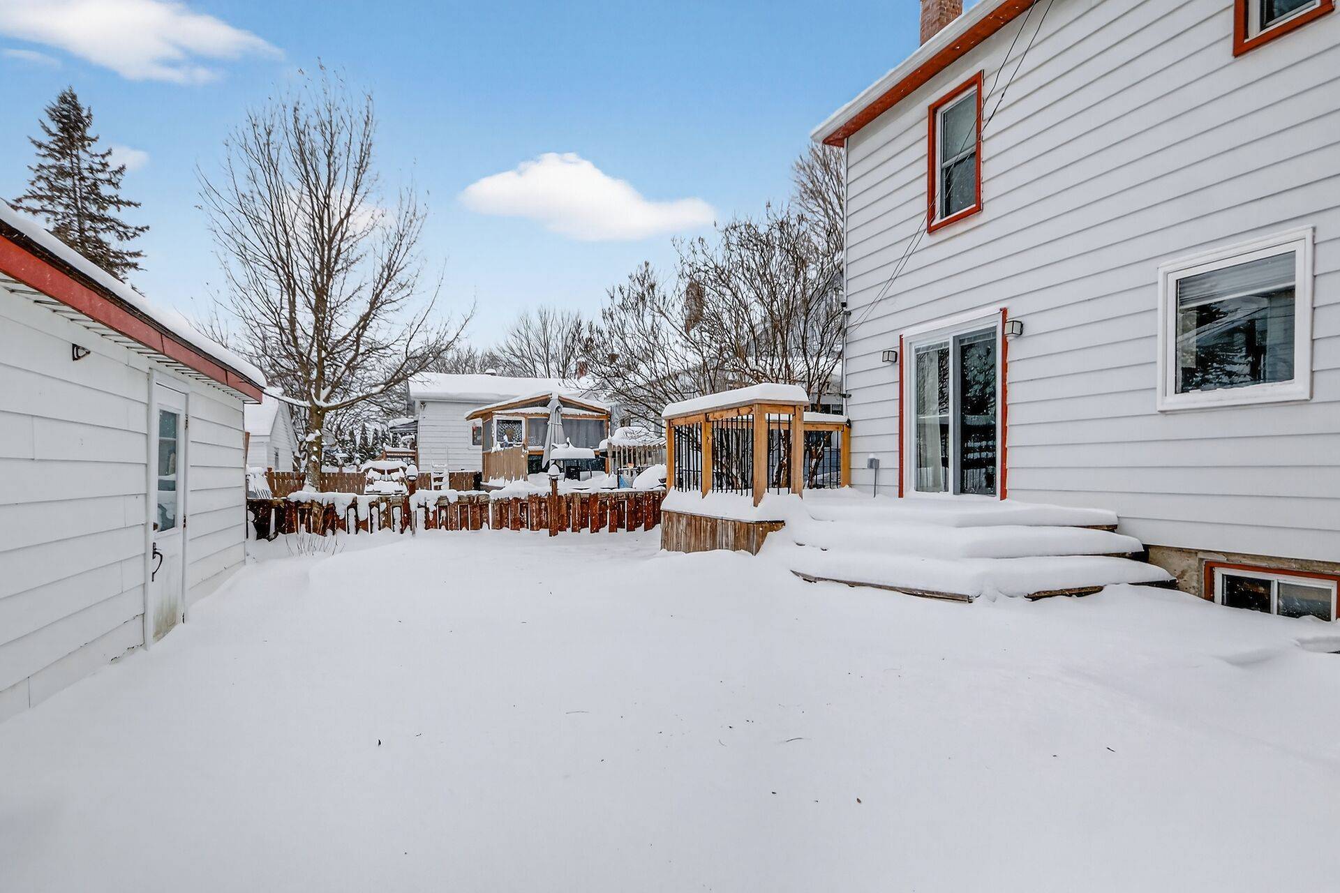 Cornwall, ON K6H 2E9,1009 Third ST E