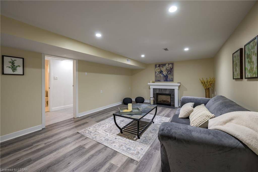 London North, ON N5X 1T2,6 KIRKTON CT #LOWER