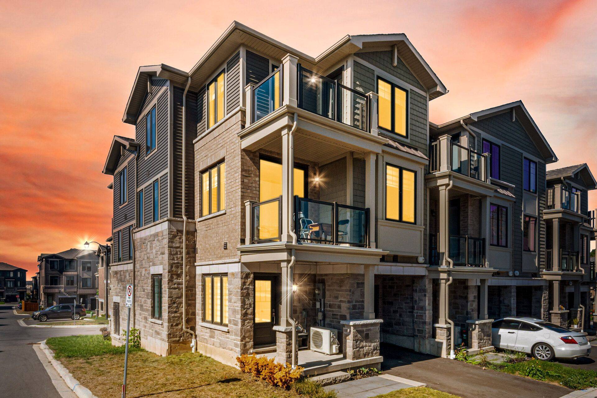 Cambridge, ON N1R 0C6,10 Birmingham DR #113