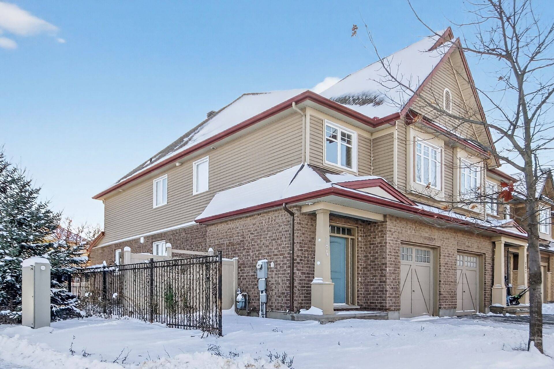 Barrhaven, ON K2J 5Y1,184 HIGHBURY PARK DR