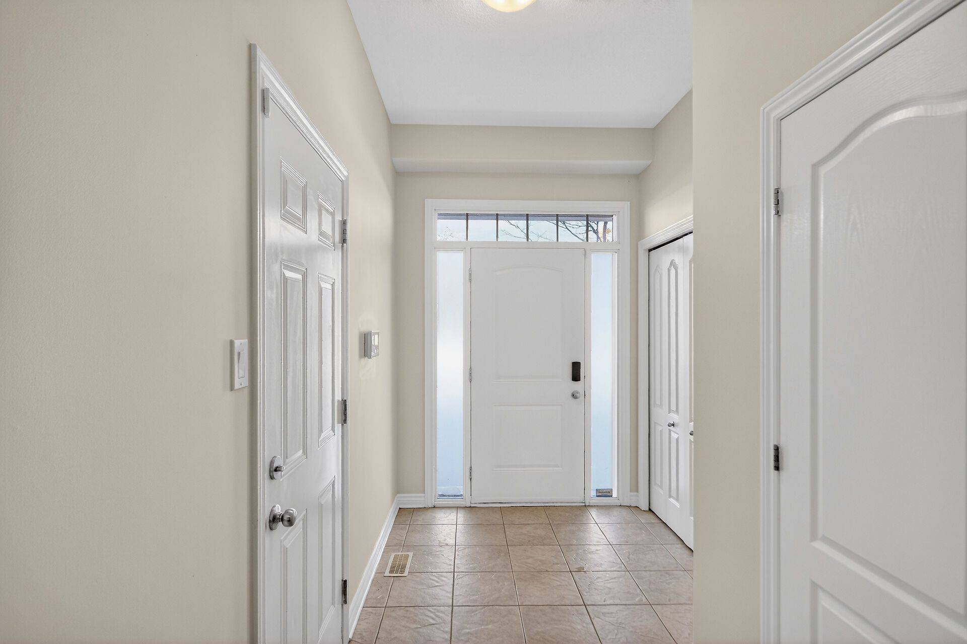 Barrhaven, ON K2J 5Y1,184 HIGHBURY PARK DR