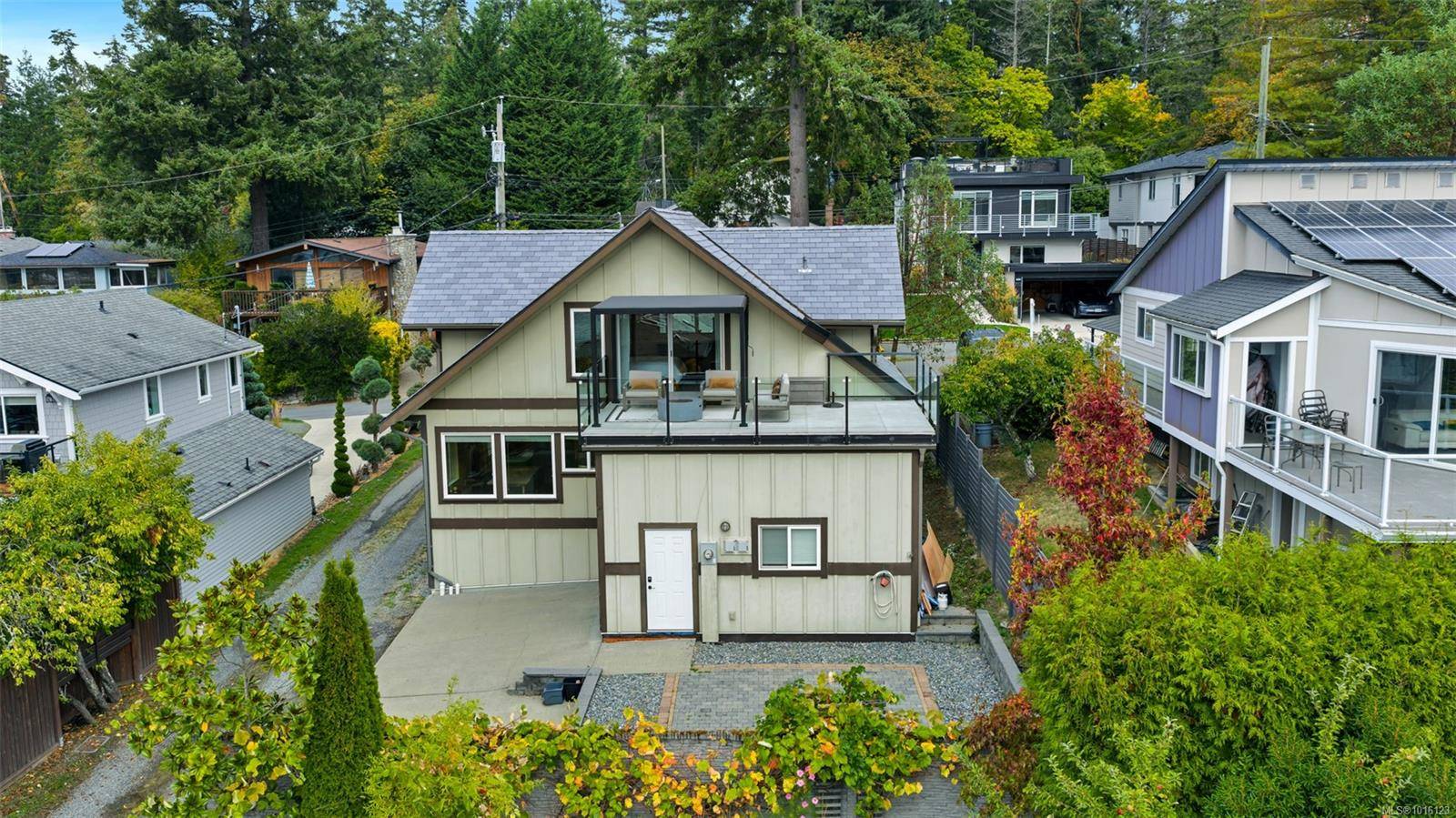 Central Saanich, BC V8M 2G2,767 Harding Lane