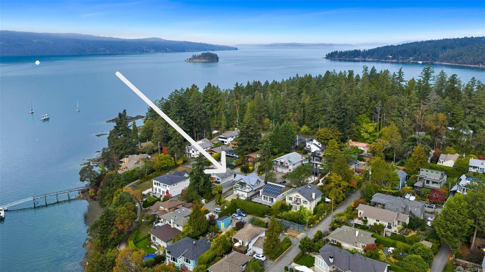 Central Saanich, BC V8M 2G2,767 Harding Lane