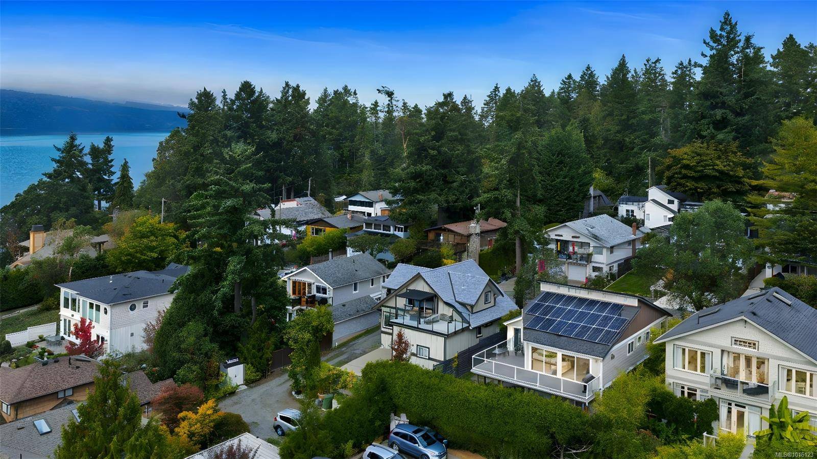 Central Saanich, BC V8M 2G2,767 Harding Lane