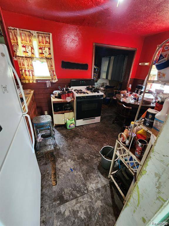 Detroit, MI 48235,19400 Lindsay ST