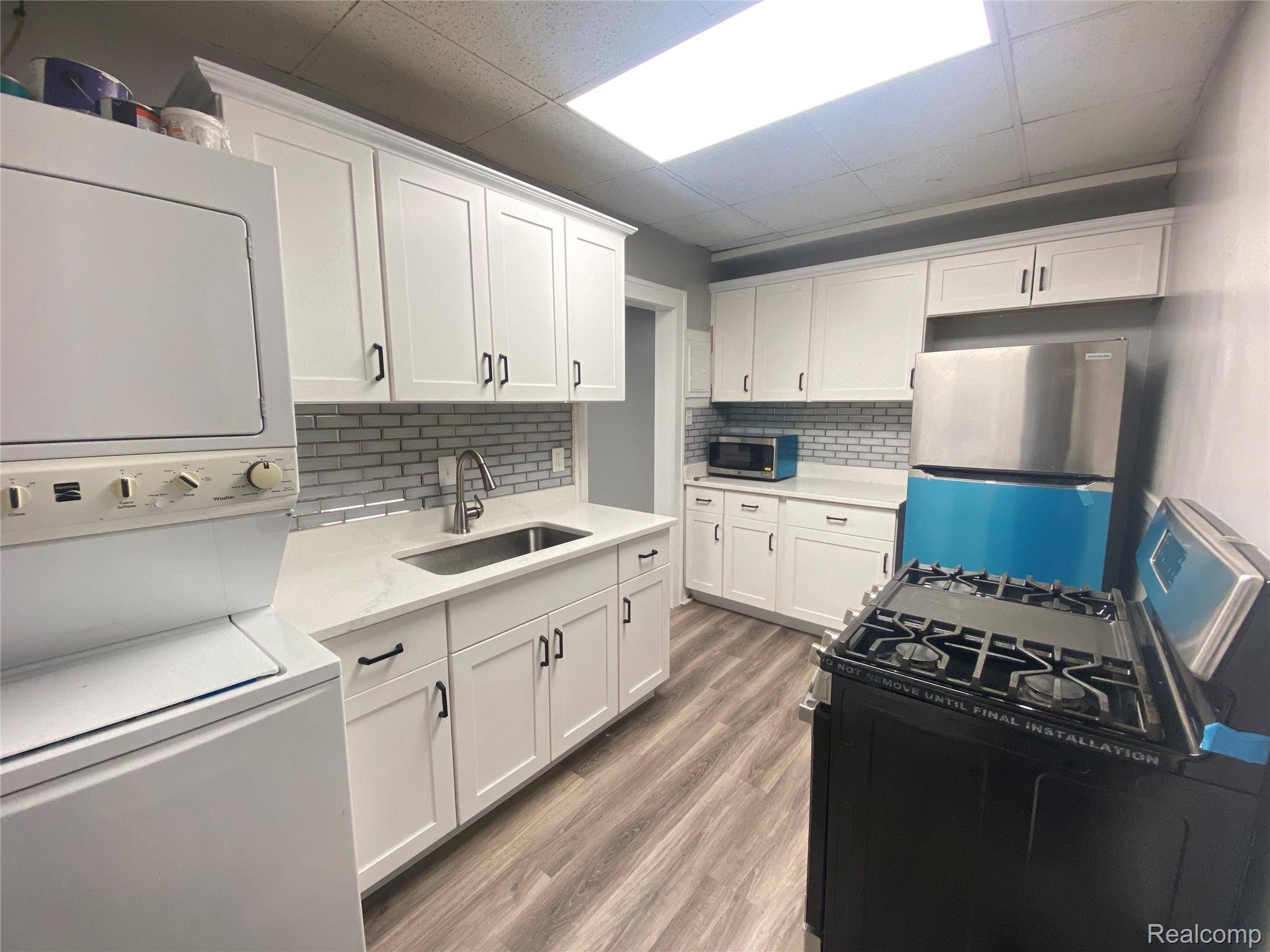 Dearborn, MI 48126,10301 2ND FLOOR W Warren AVE