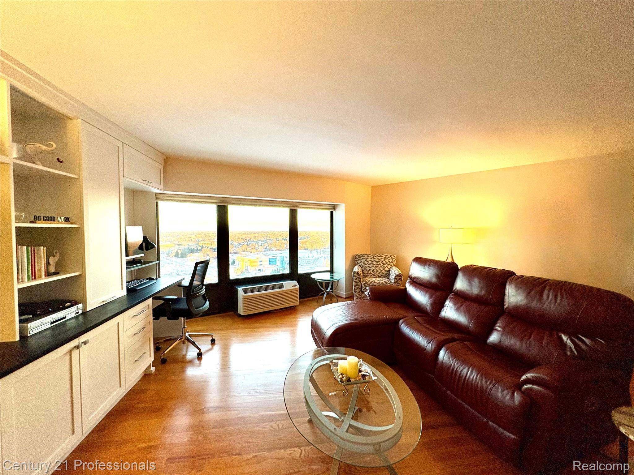 Southfield, MI 48075,5000 Town Center #2305