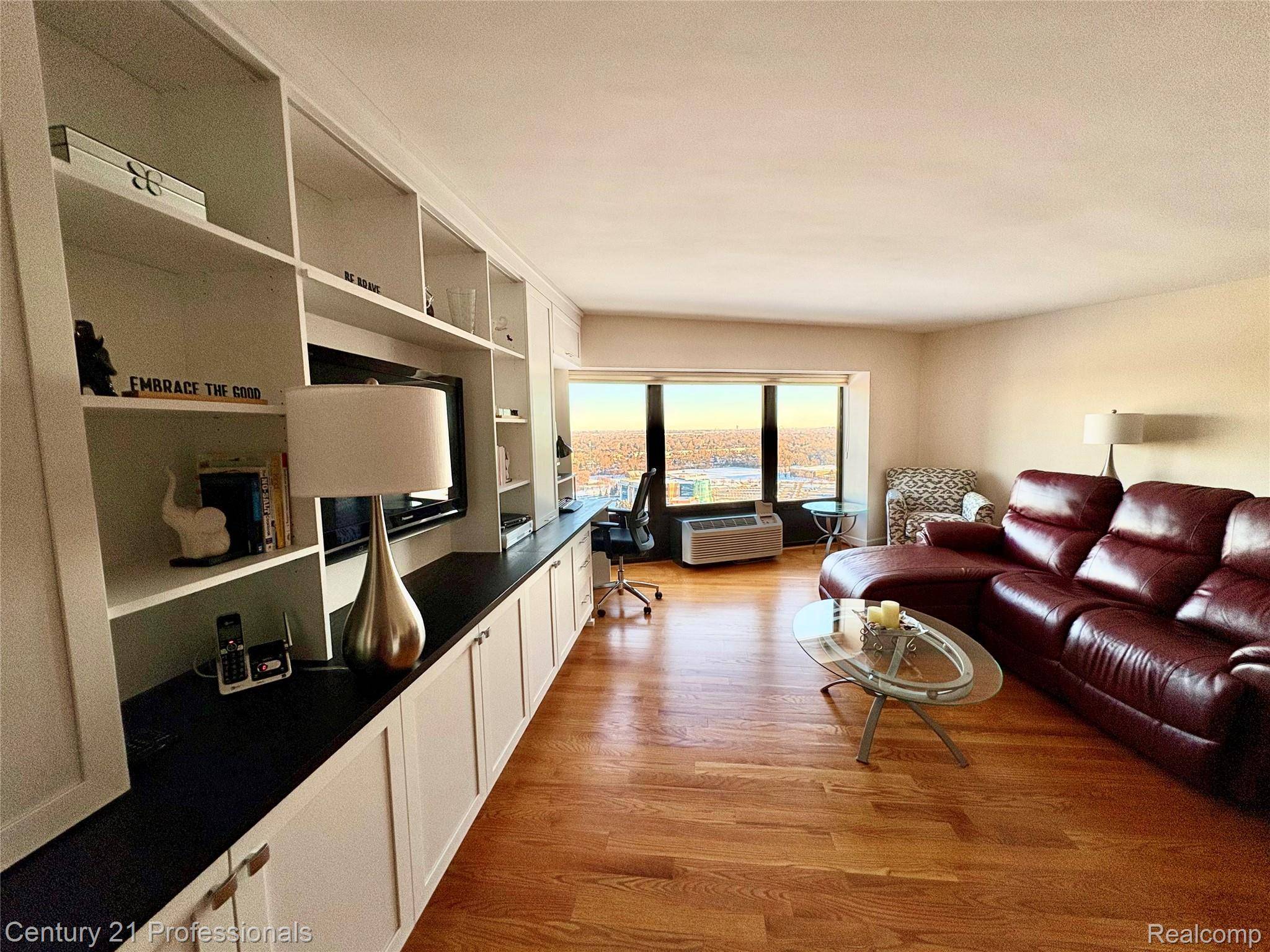 Southfield, MI 48075,5000 Town Center #2305