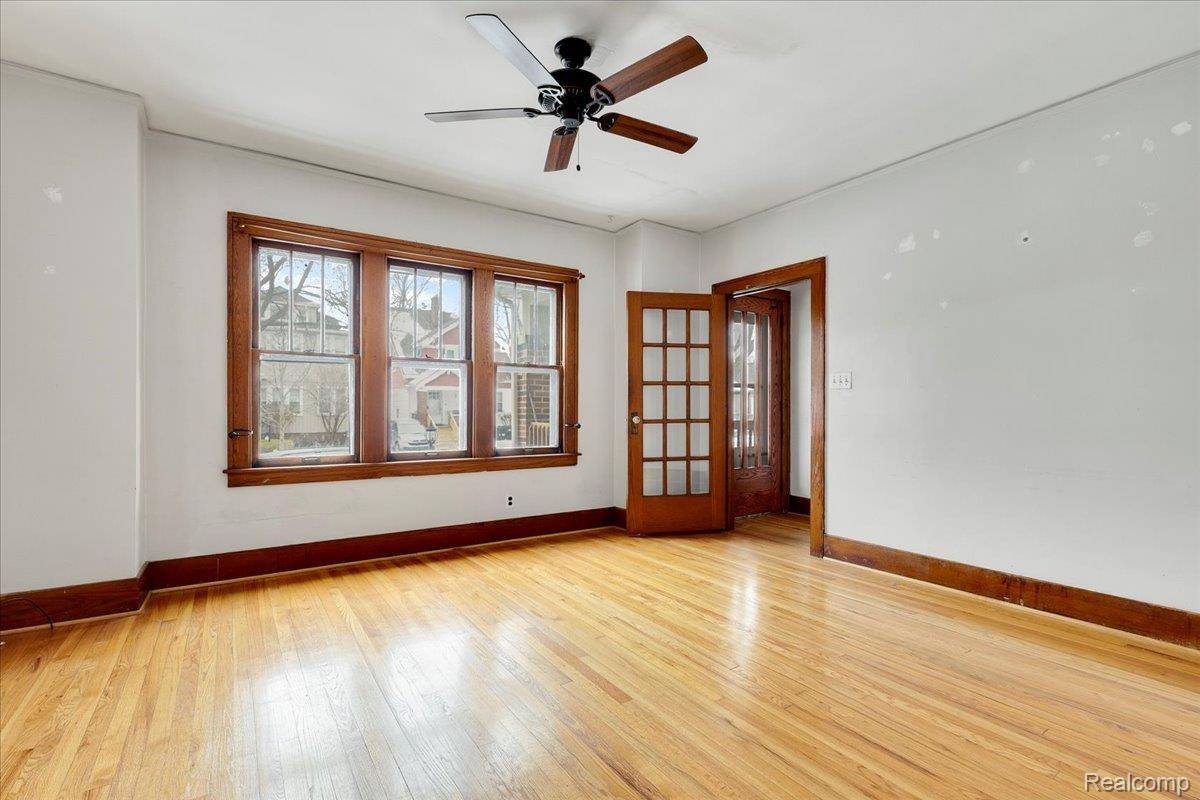 Grosse Pointe Park, MI 48230,1318 Wayburn ST