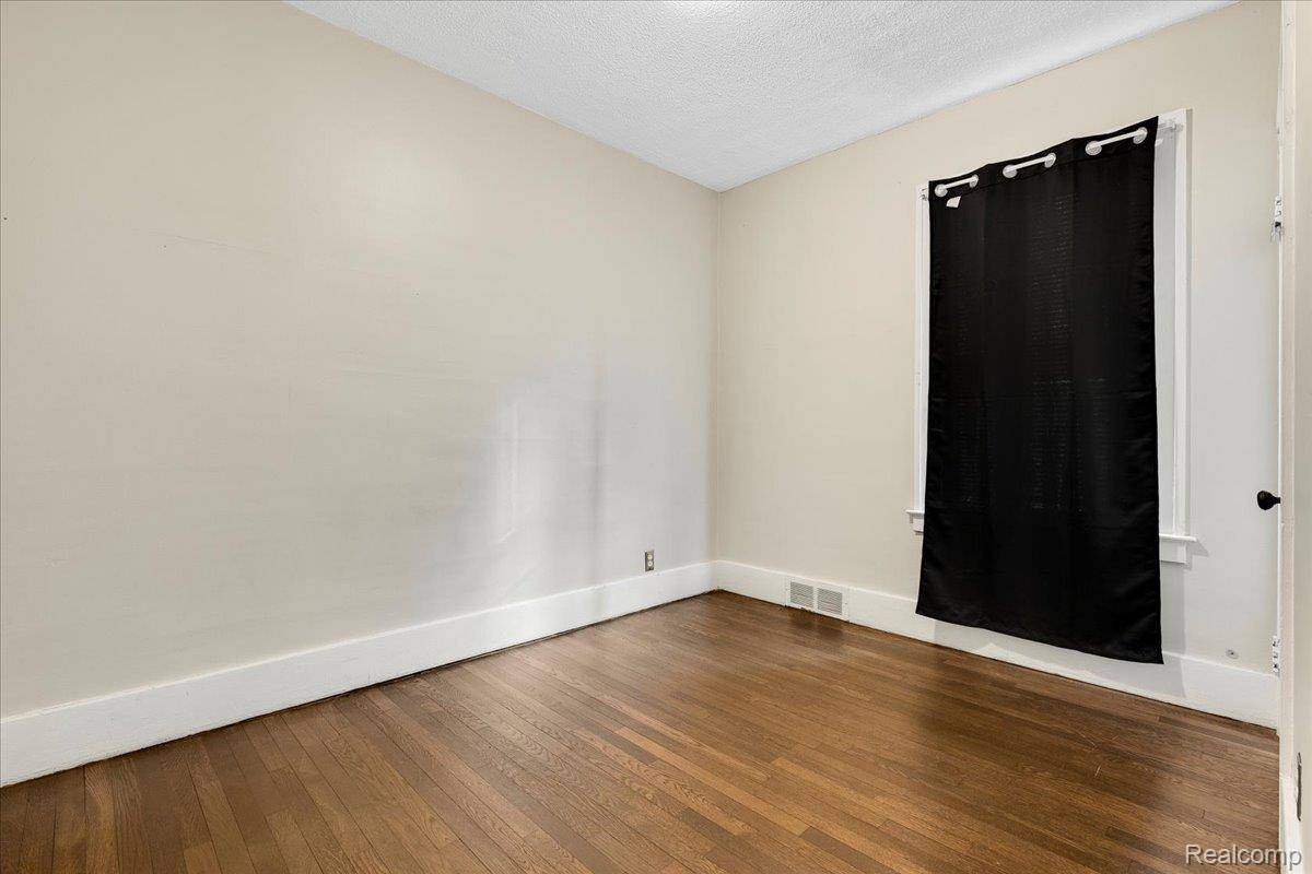 Grosse Pointe, MI 48230,1413 Wayburn