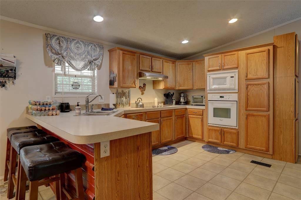 Whitewright, TX 75491,500 Possom Trot Hollow Road