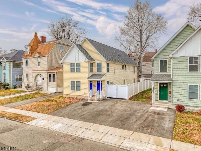 East Orange City, NJ 07017,87-A N 18Th St