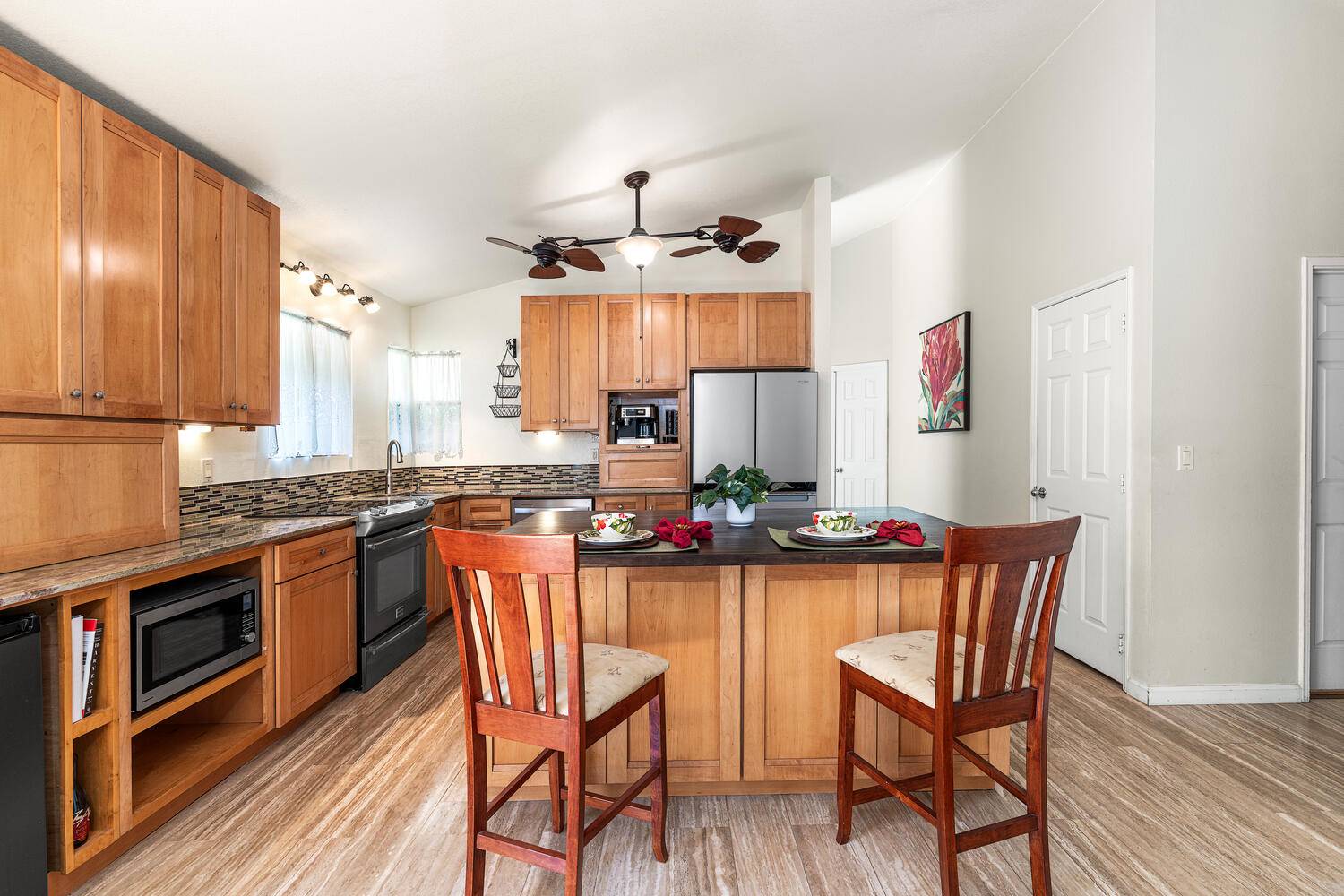 Kailua-kona, HI 96740,75-234 NANI KAILUA DR #83