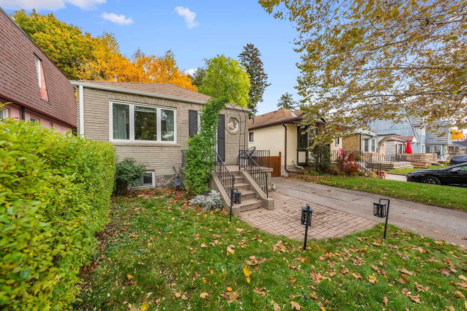 Toronto E06, ON M1N 3A3,307 Warden AVE