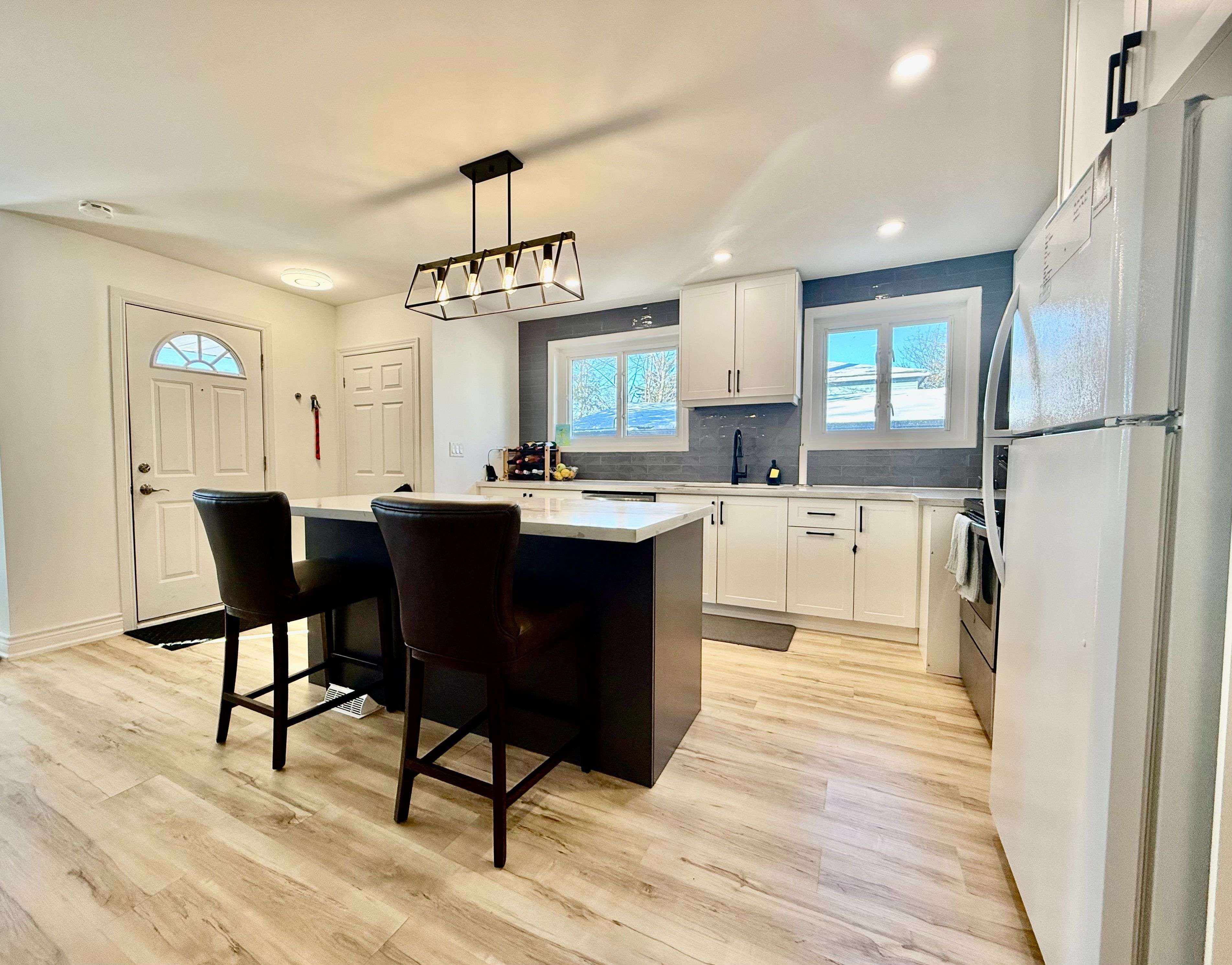 Pickering, ON L1W 1X2,851 Bem AVE