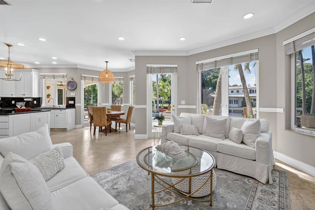 Fort Lauderdale, FL 33301,519 ROYAL PLAZA DR