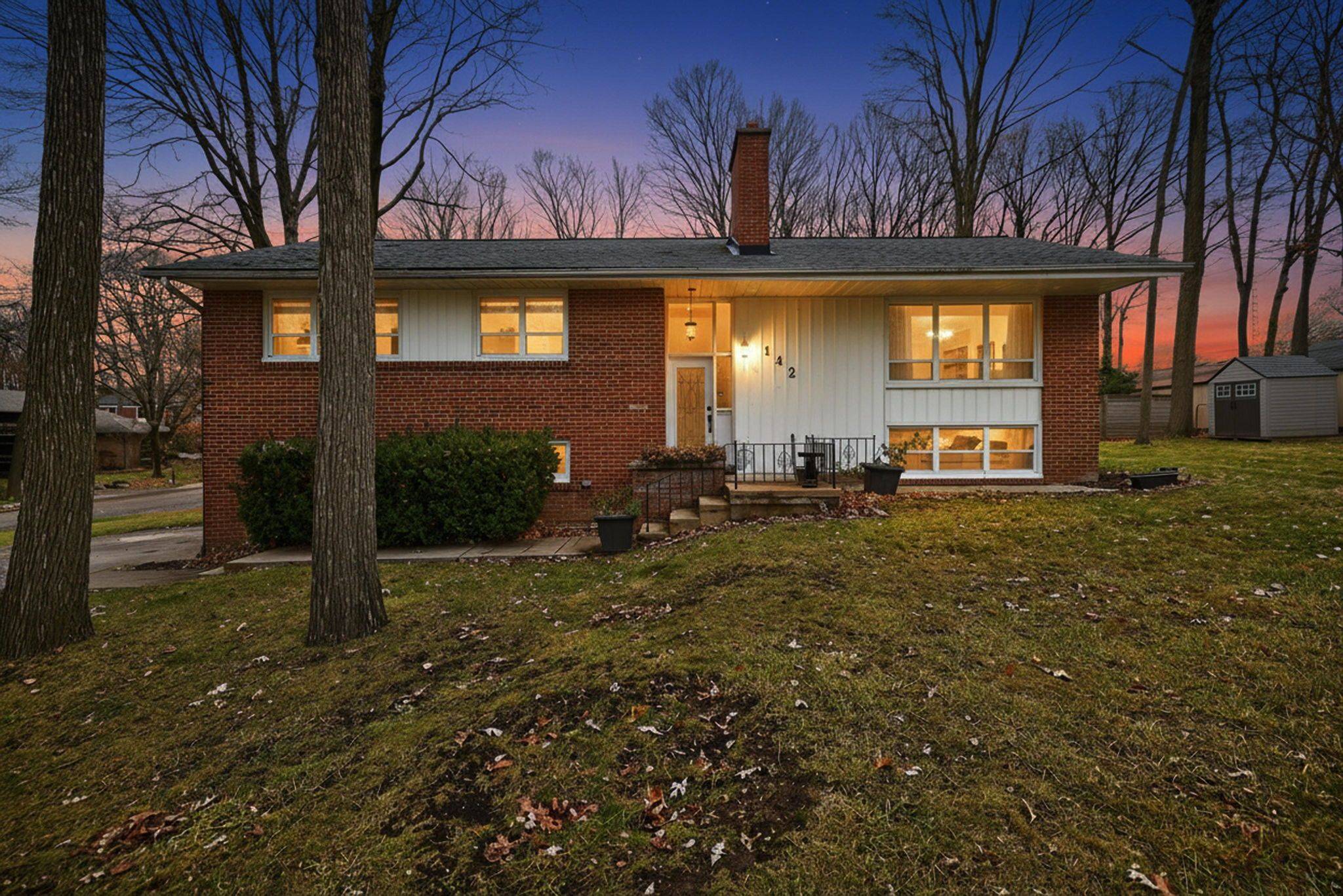 Newmarket, ON L3Y 1W3,142 Beechwood CRES