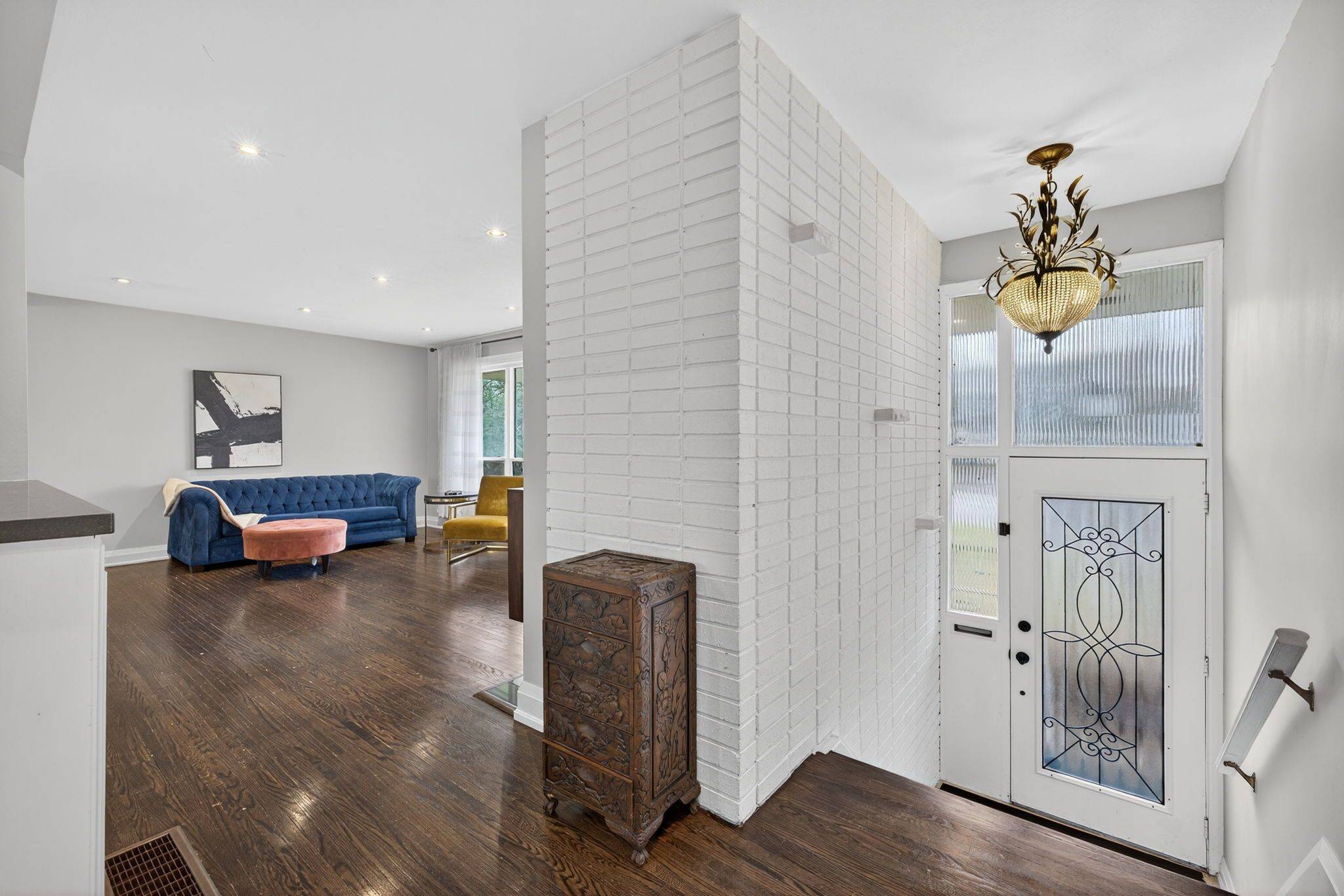 Newmarket, ON L3Y 1W3,142 Beechwood CRES