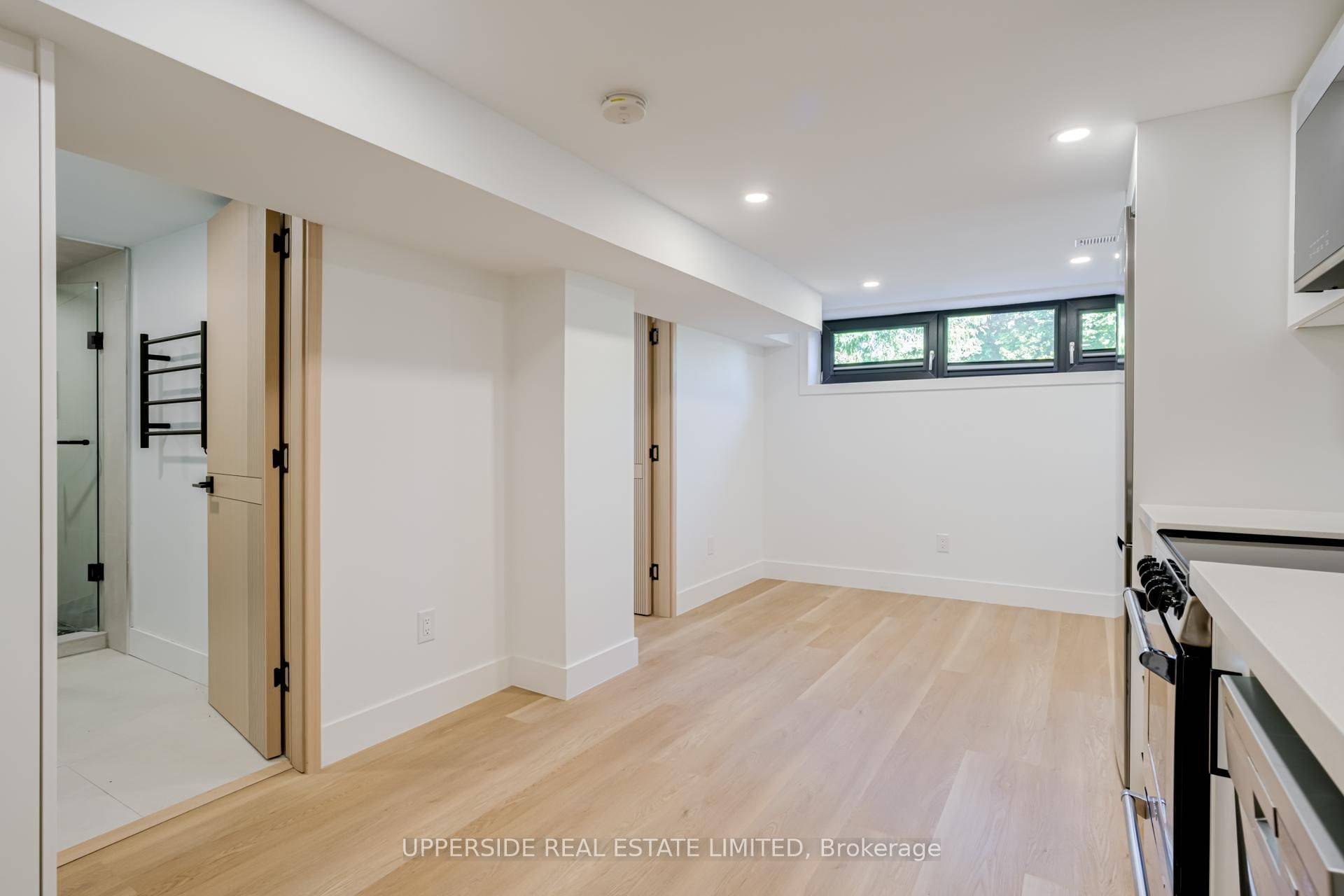 Newmarket, ON L3Y 2W7,Lower 61 Marlin CT