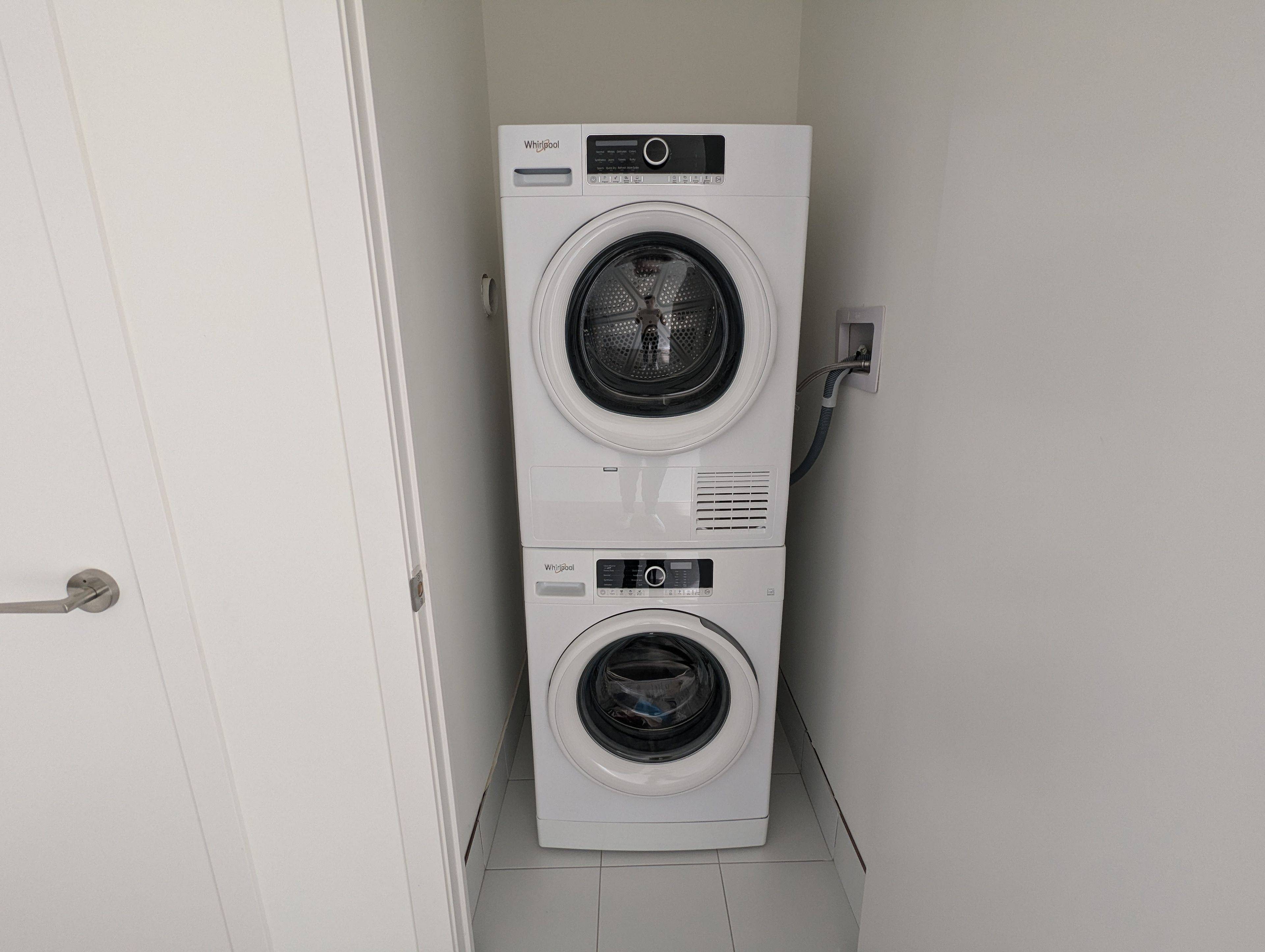 Richmond Hill, ON L4S 0N1,9 Steckley House LN #502