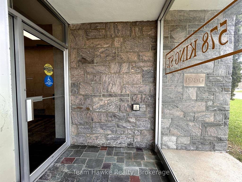 Midland, ON L4R 4P3,578 King ST #2