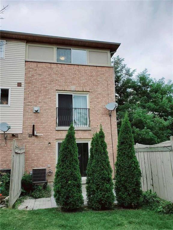 Mississauga, ON L5V 2R5,5055 Heatherleigh AVE #40