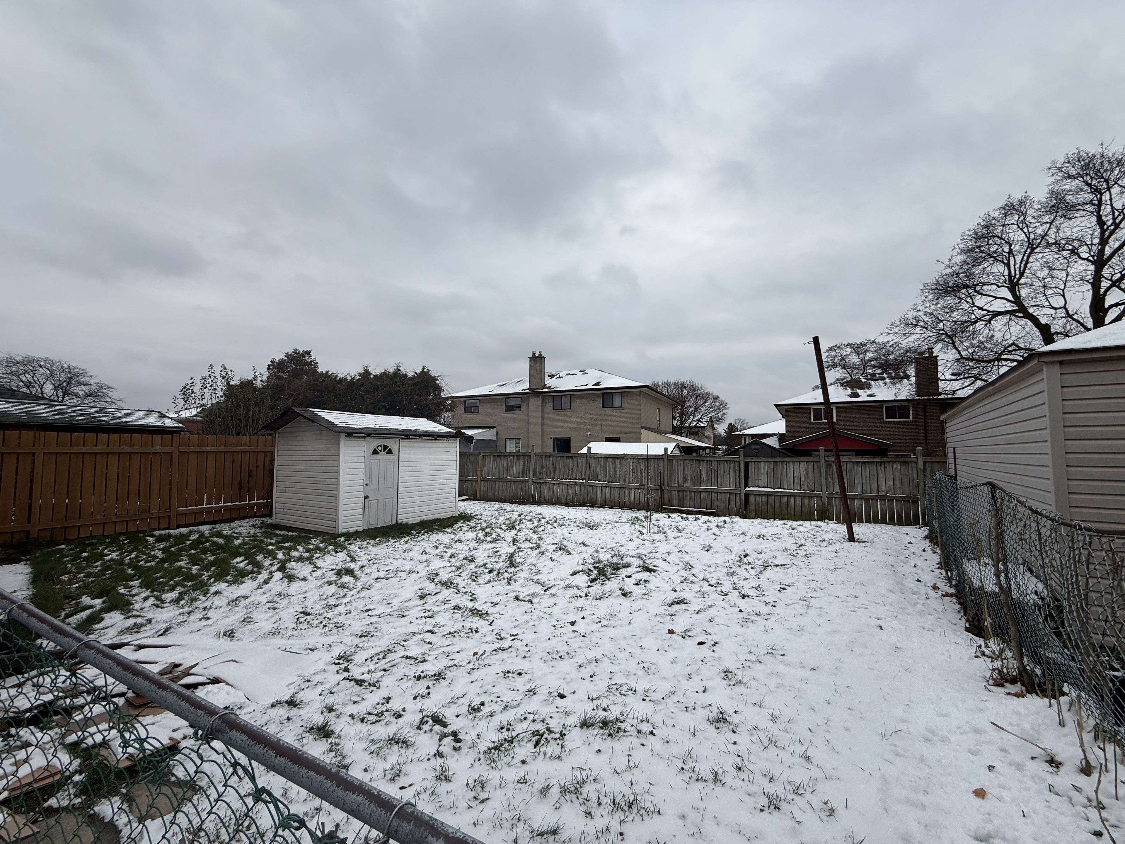 Toronto W10, ON M9V 3A3,12 Felan CRES