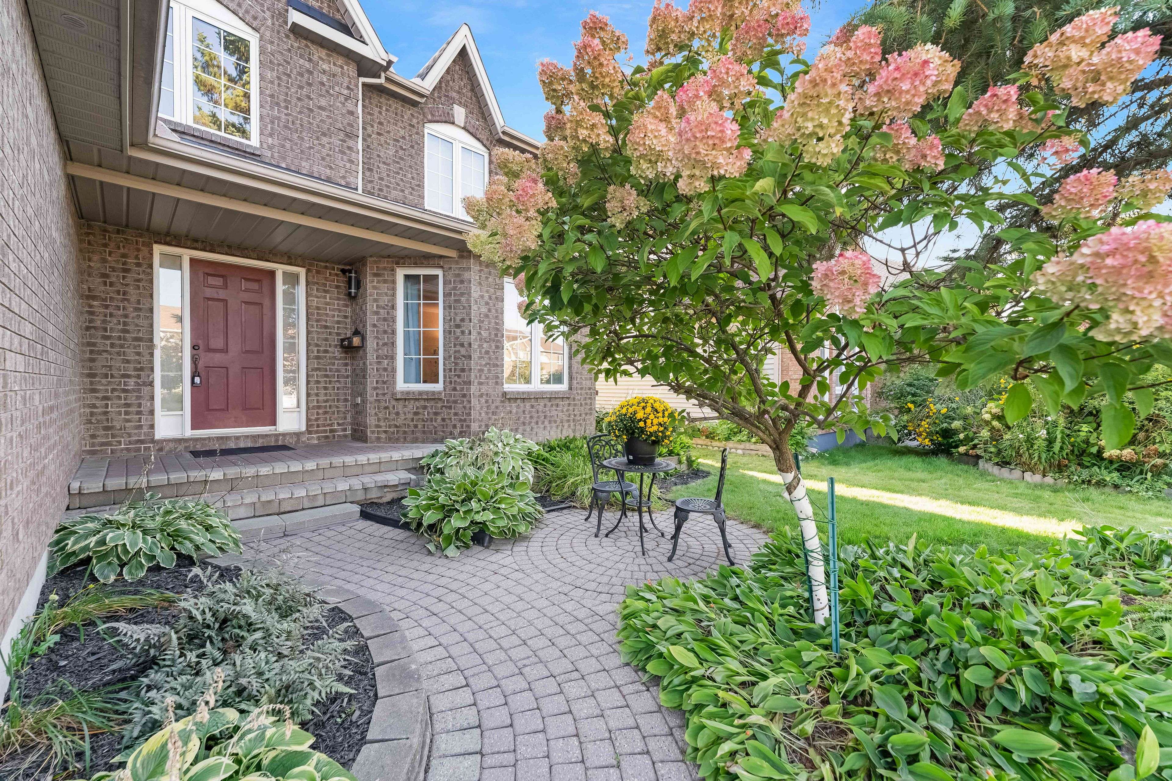 Orleans - Convent Glen And Area, ON K1C 2W4,6196 Ravine WAY