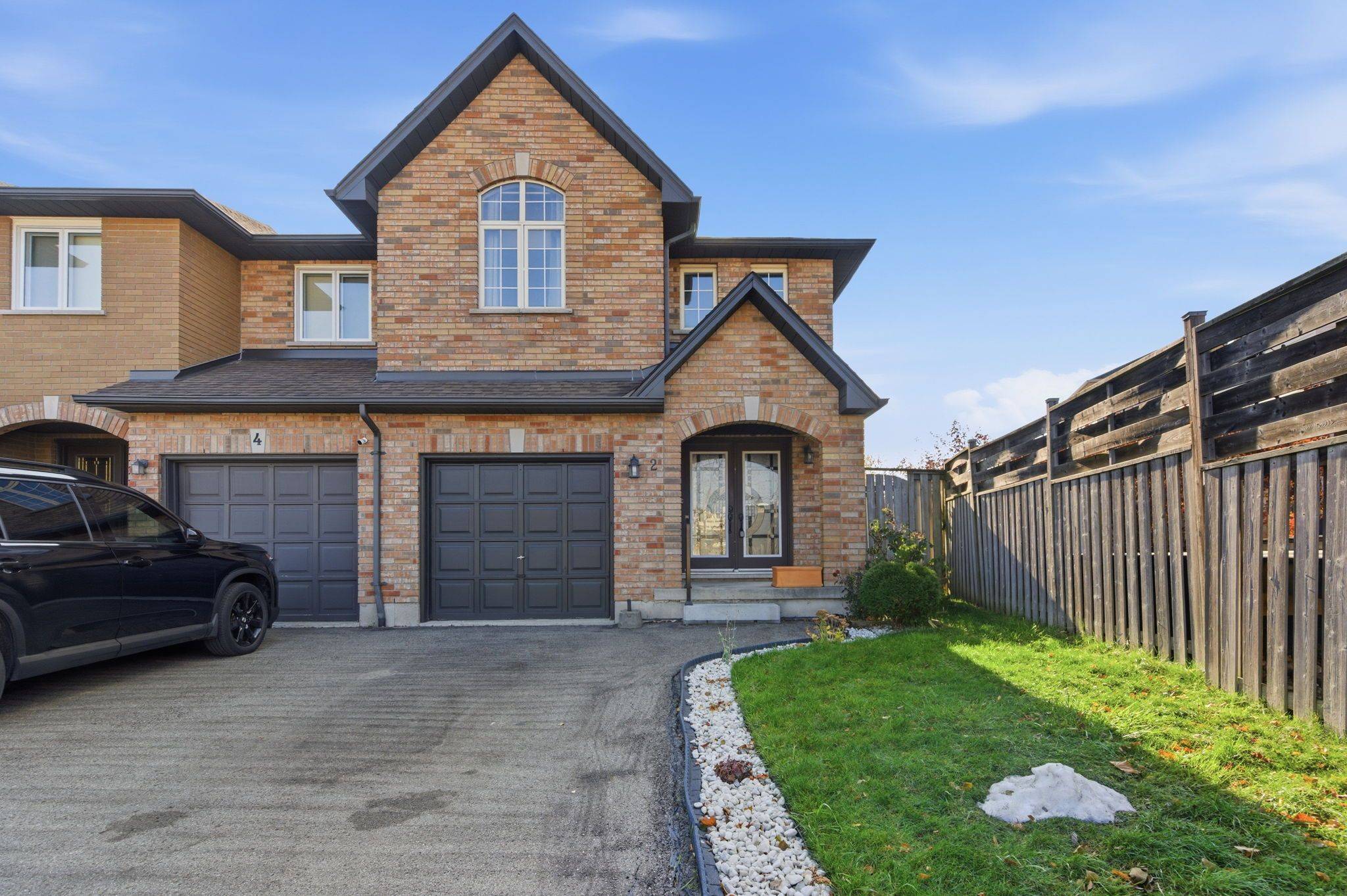 Hamilton, ON L8T 5A4,2 Racalmuto ST