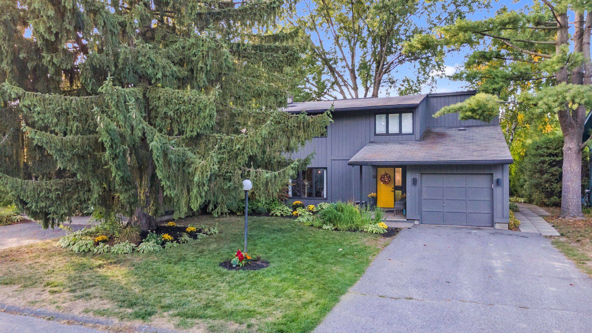 Kanata, ON K2L 1A2,22 Inuvik CRES