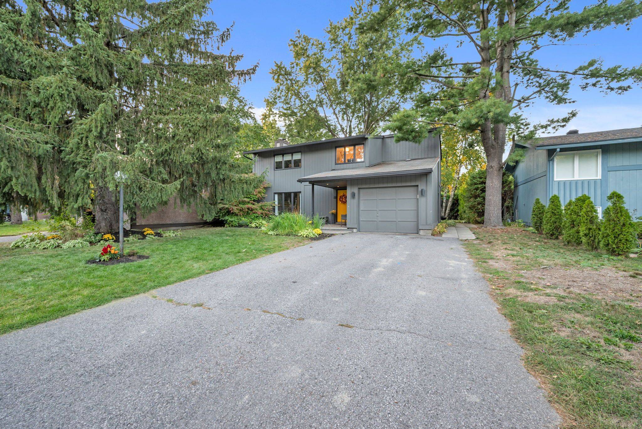 Kanata, ON K2L 1A2,22 Inuvik CRES