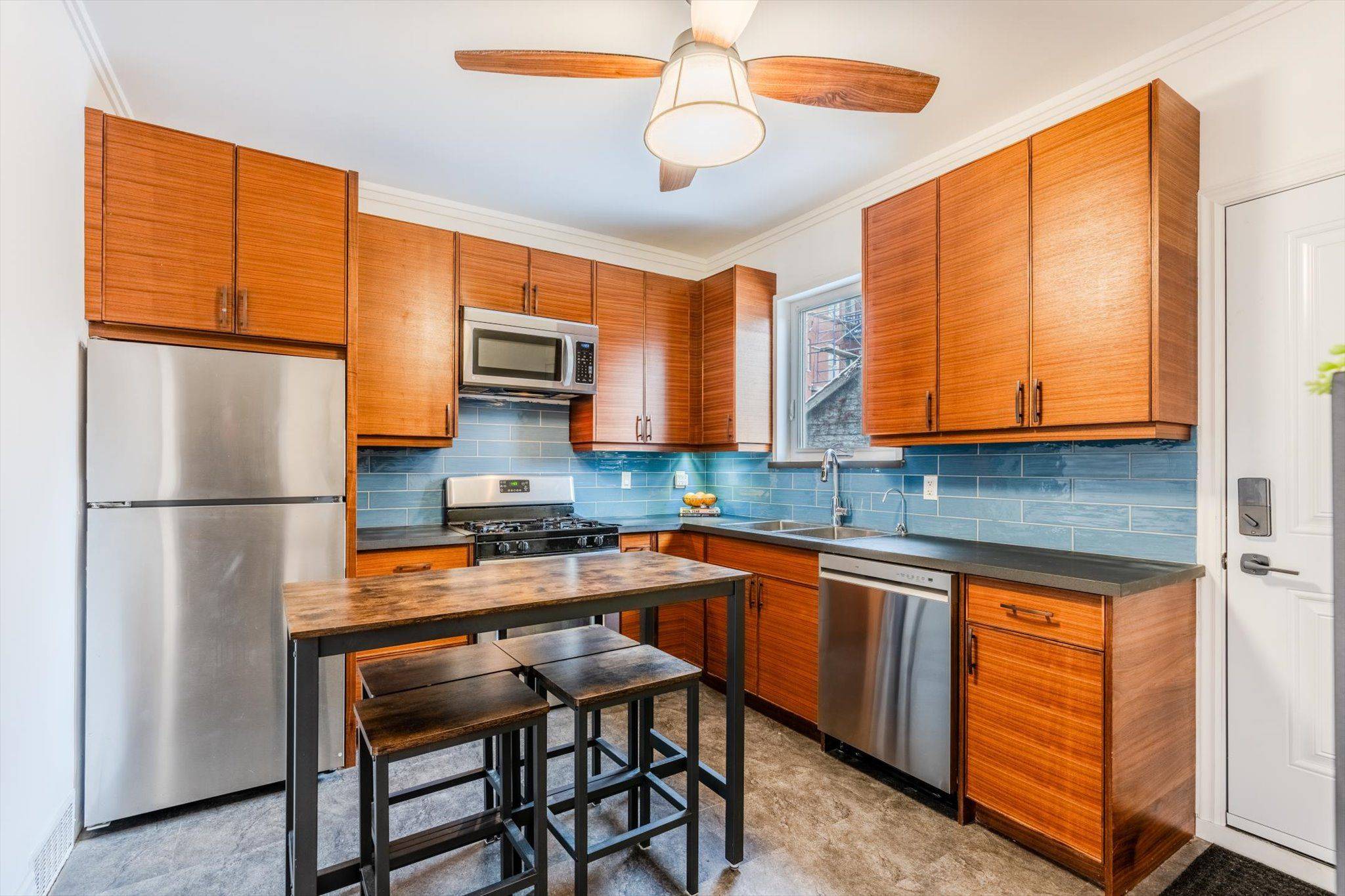 Hamilton, ON L8L 6E7,9 Stirton ST #MAIN