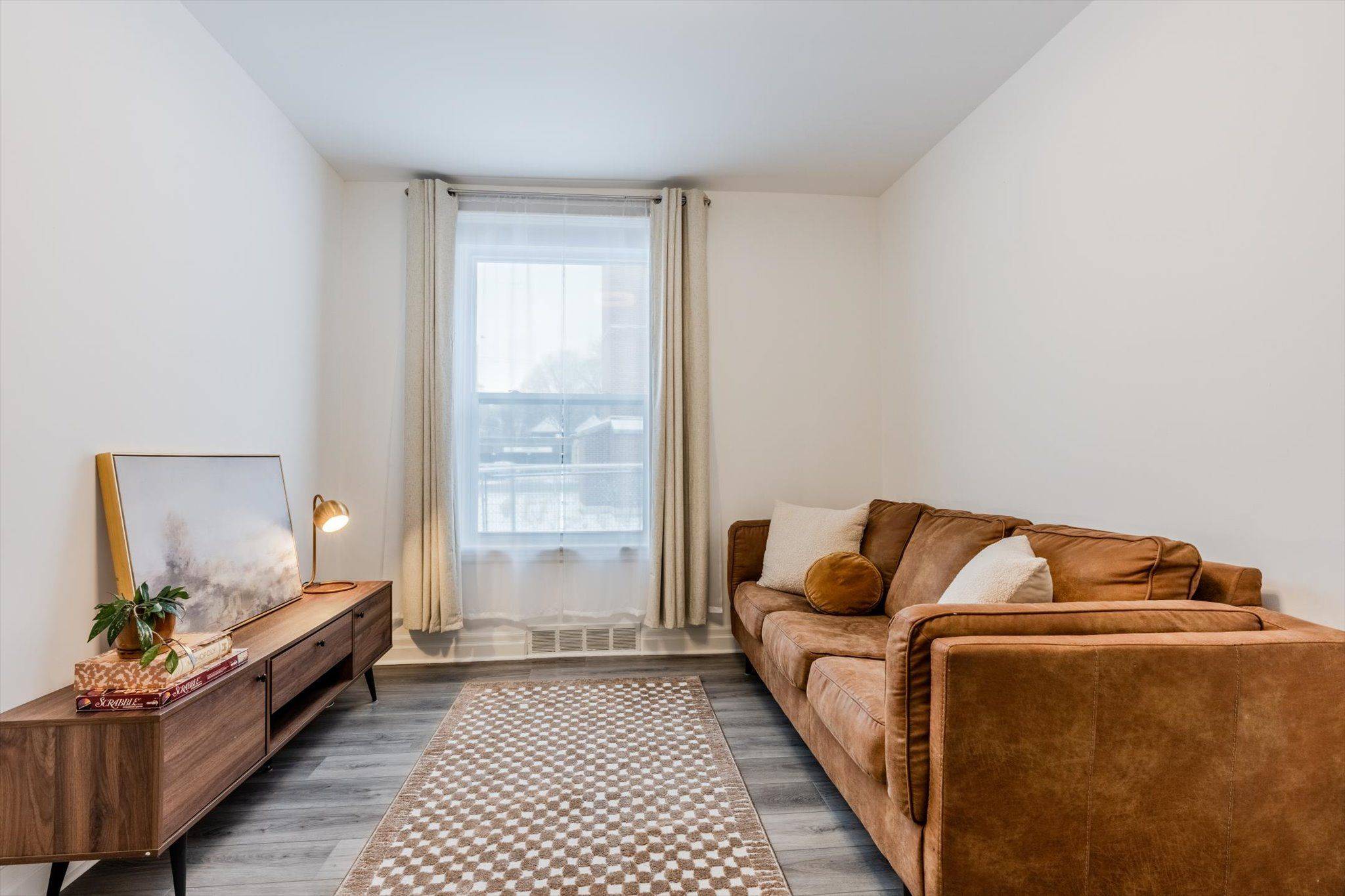 Hamilton, ON L8L 6E7,9 Stirton ST #MAIN