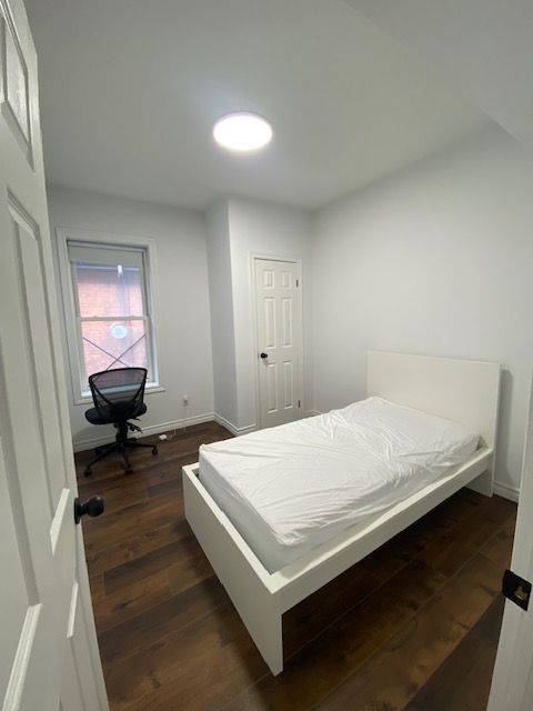 Hamilton, ON L8N 1V1,55 Young ST #2- Bedroom 3