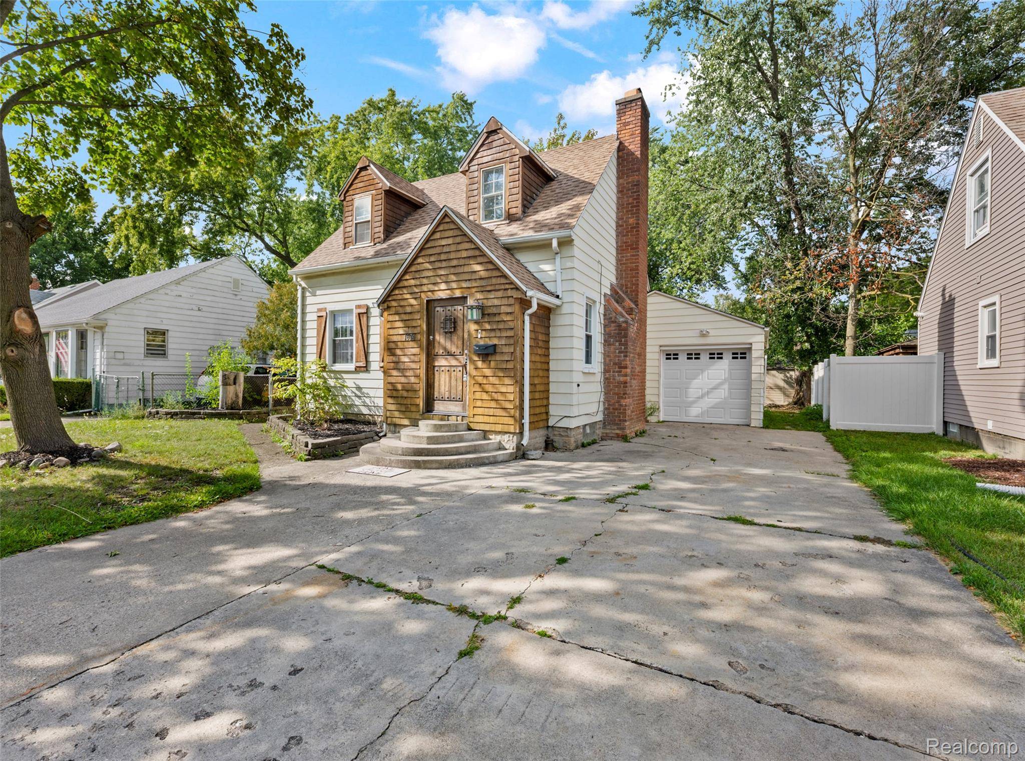 Berkley, MI 48072,1674 Eaton RD