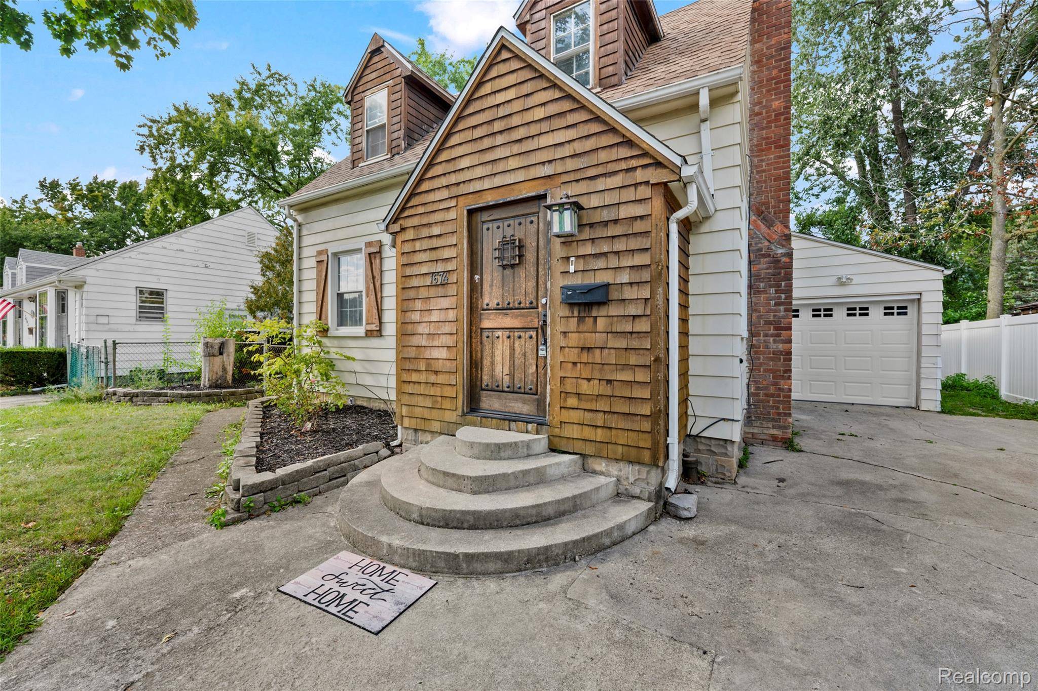 Berkley, MI 48072,1674 Eaton RD