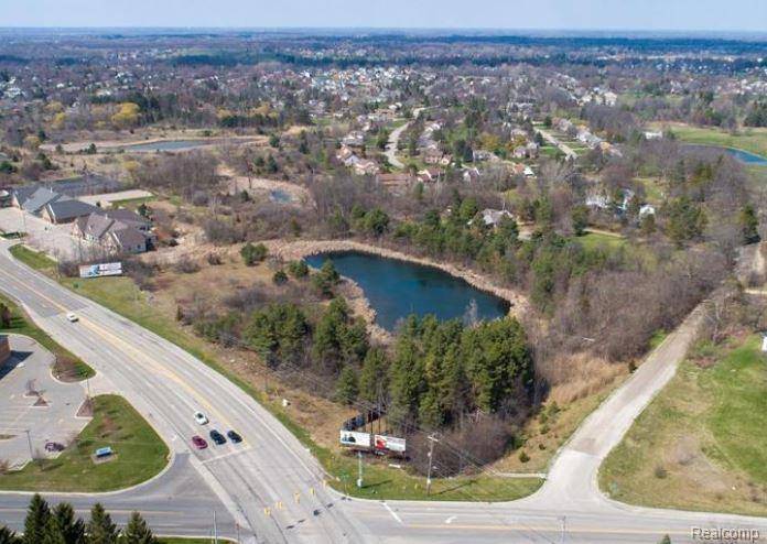 Grand Blanc, MI 48439,001 S Saginaw ST