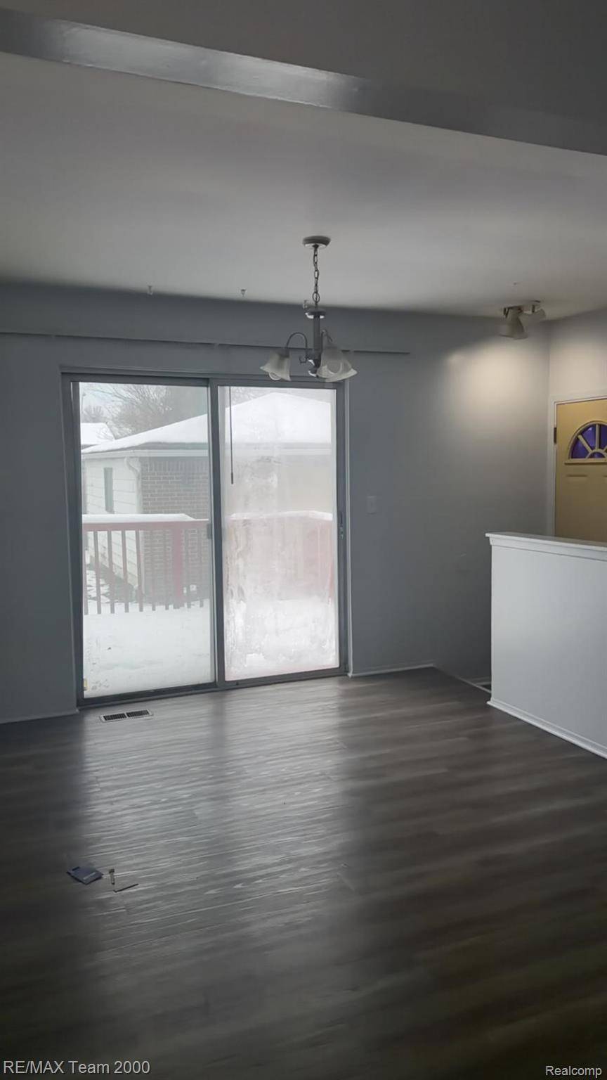 Romulus, MI 48174,30058 Halecreek ST