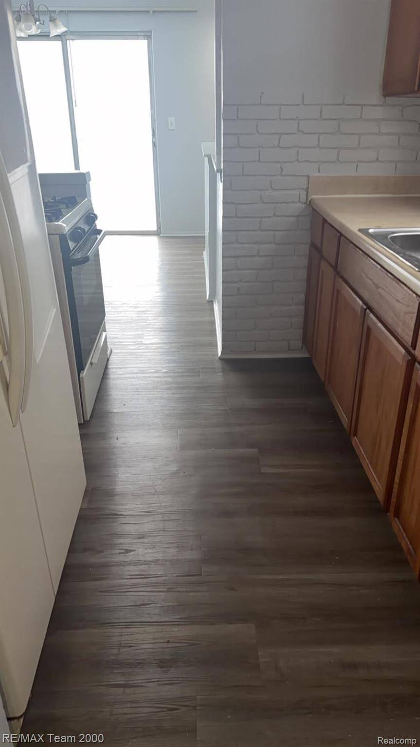 Romulus, MI 48174,30058 Halecreek ST