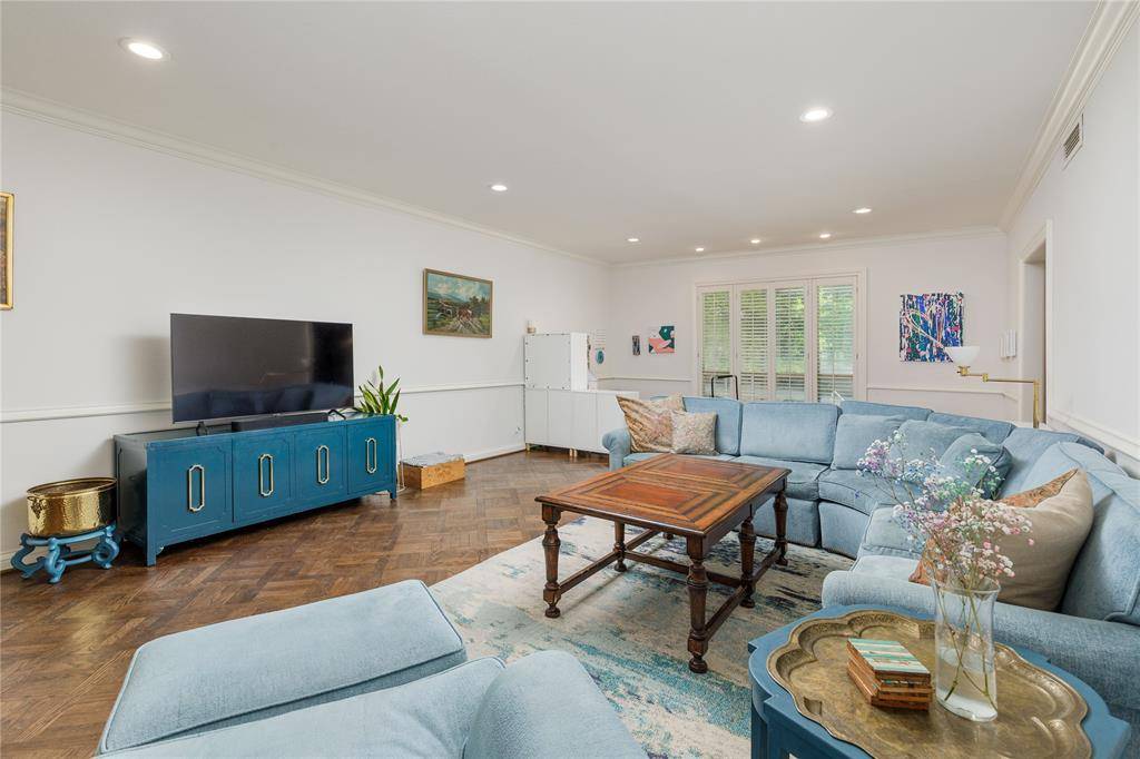 Dallas, TX 75225,6126 Averill Way #103W