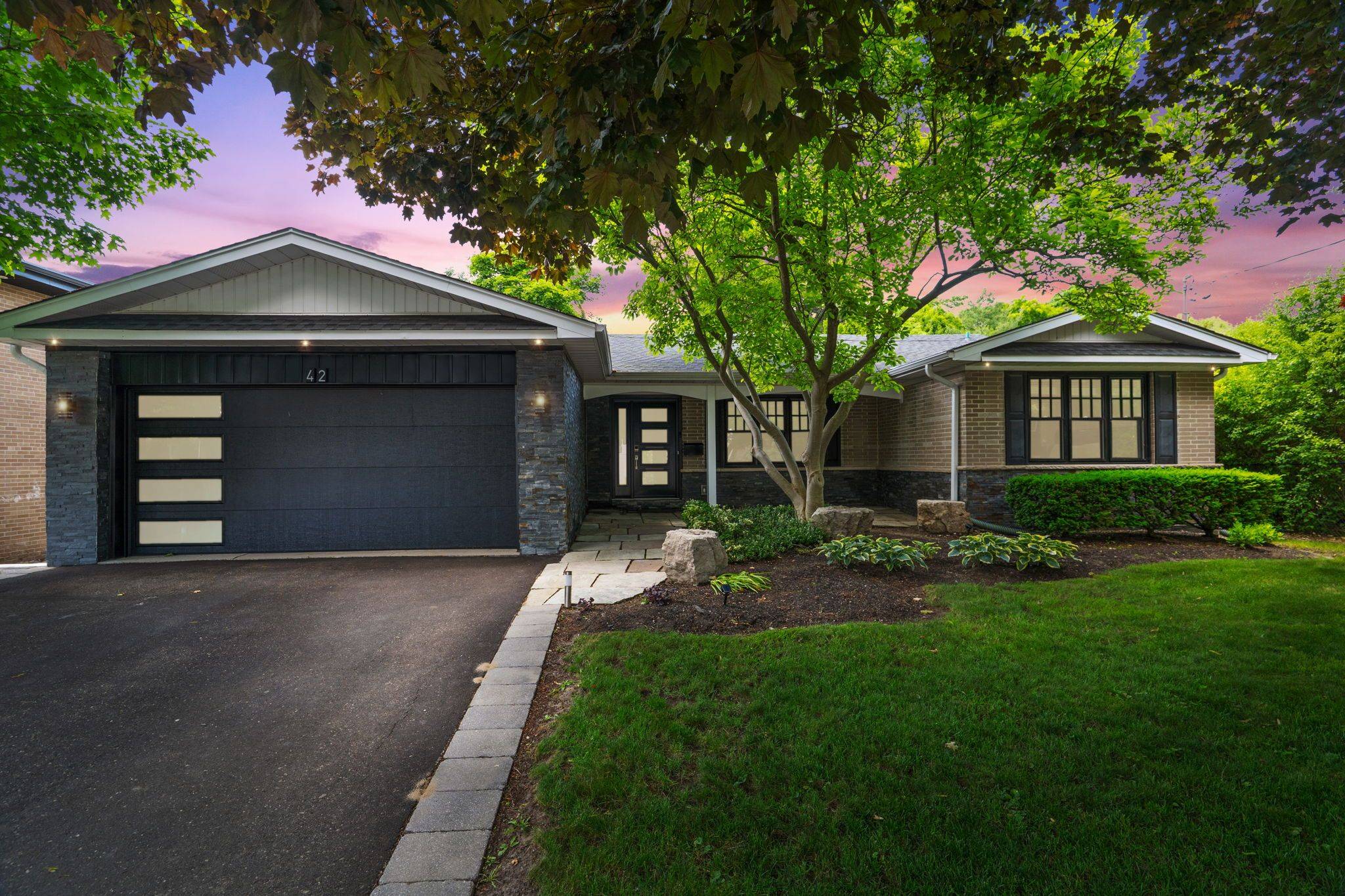 Toronto C15, ON M2K 2C1,42 Heathview AVE