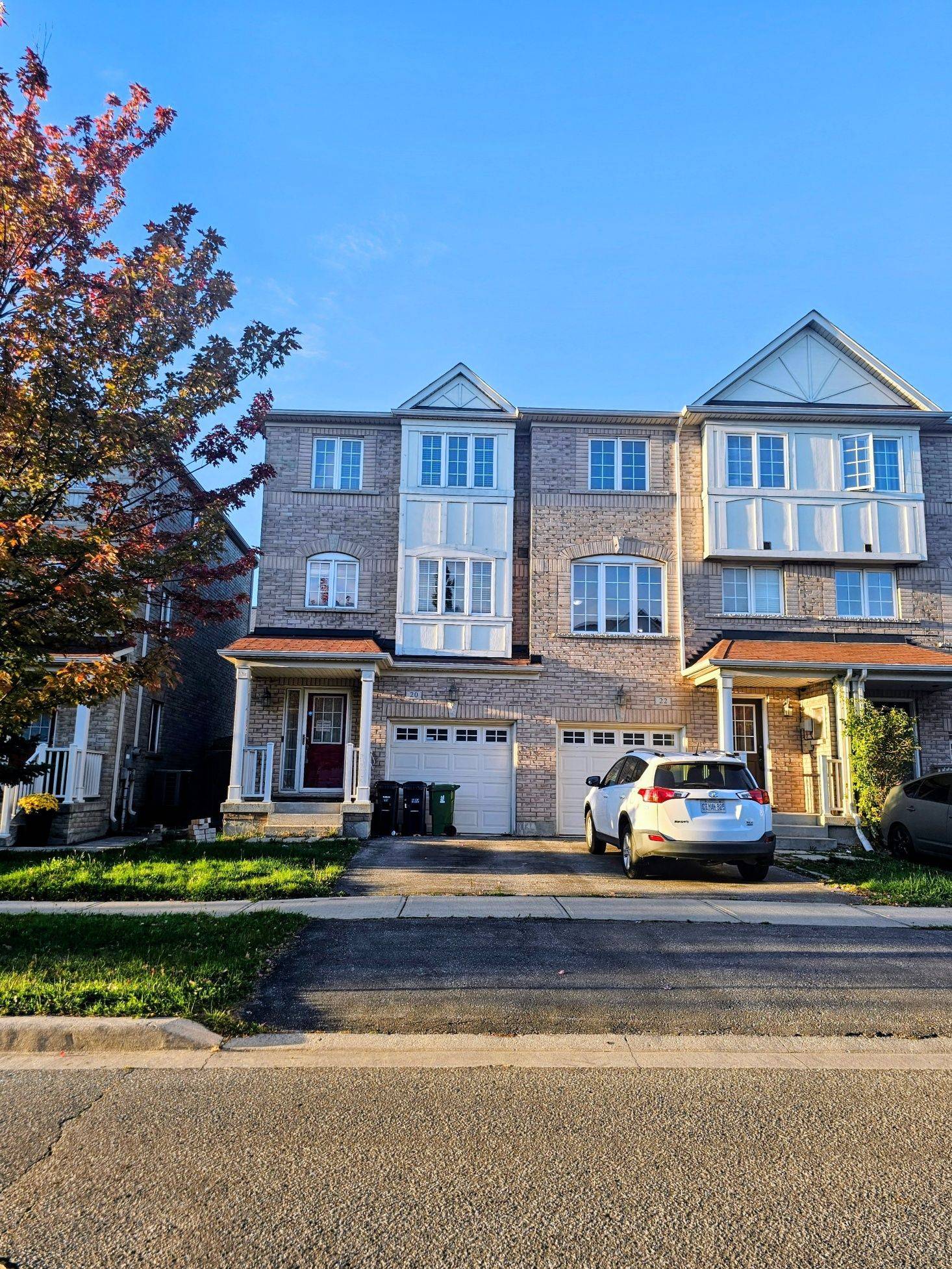 Toronto E04, ON M1L 0A2,20 Etienne ST #Main