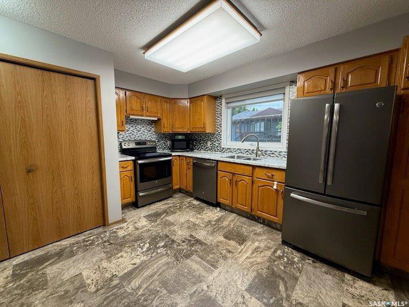 Kindersley, SK S0L 1S0,119 4th AVENUE W #3